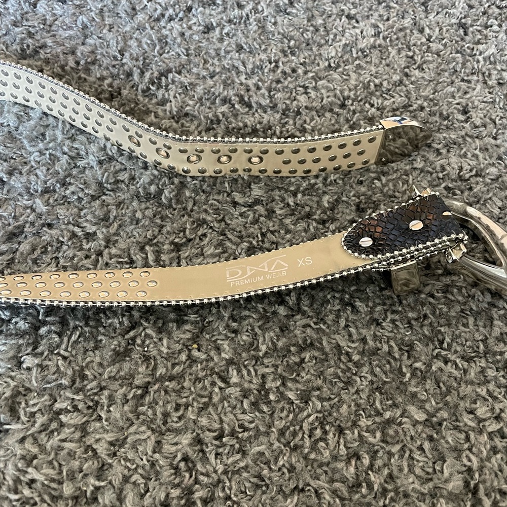 DNA Rhinestone Belt Men. XS. - Picture 3 of 4